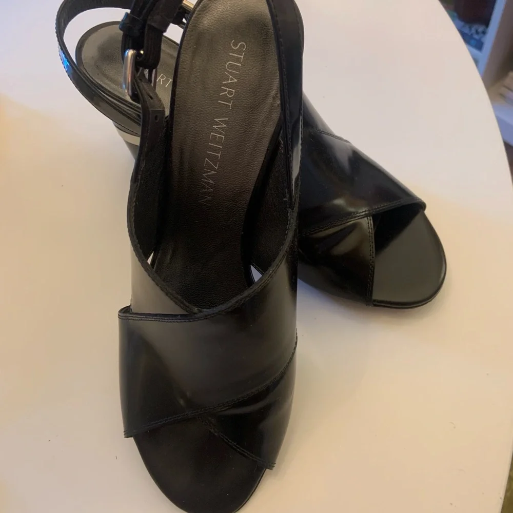 Stuart Weitzman - Picture 8 of 10